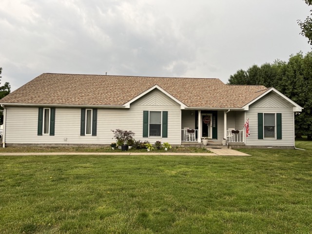 Salem, IL Home
