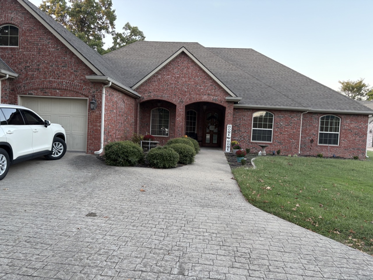 Grove, OK Ranch Style Home