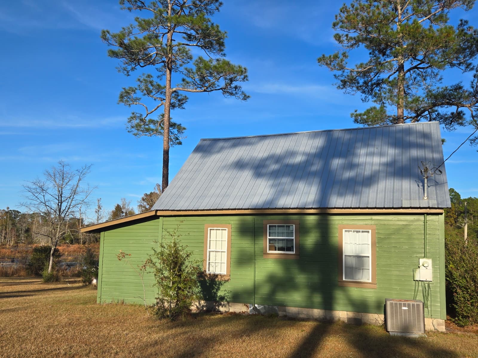 Geneva, AL Unhosted Pond Cabin