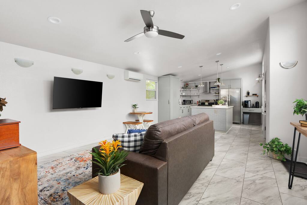 Driftwood, TX Unhosted Cozy Home