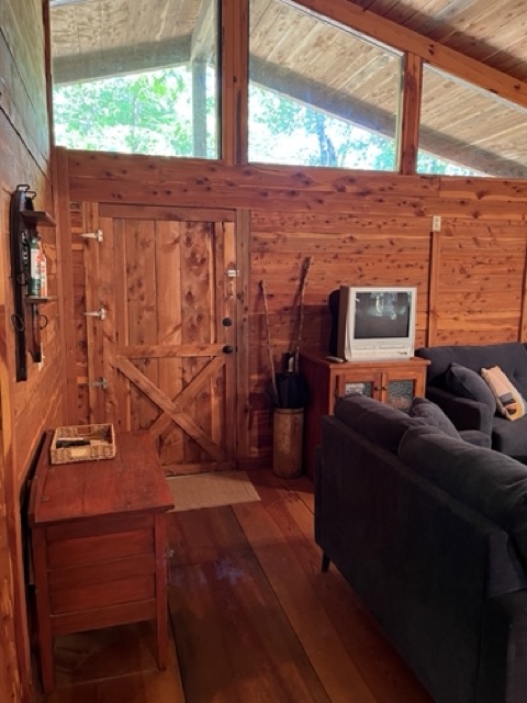 Harriet, AR Tributary Retreat Cedar Cabin
