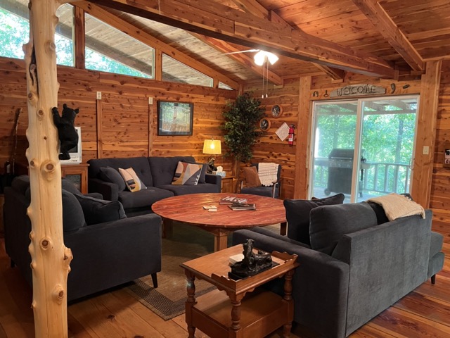 Harriet, AR Tributary Retreat Cedar Cabin