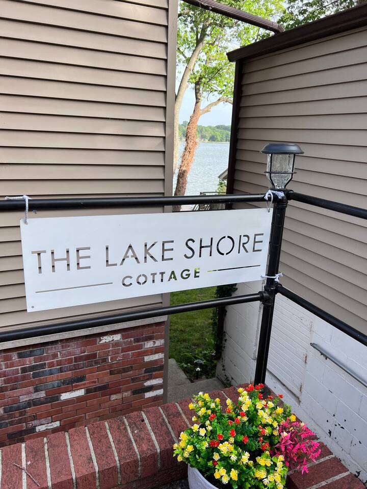 Decatur, IL Lake Shore Cottage Home