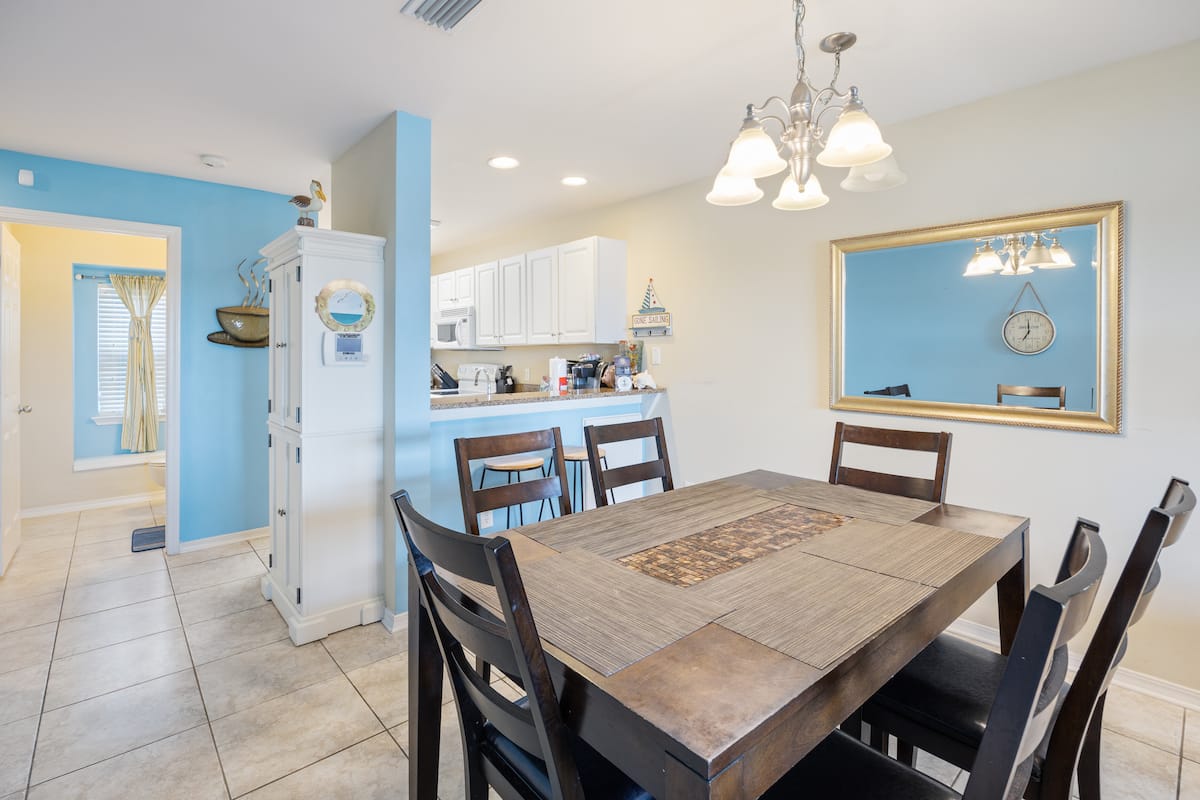 Pensacola, FL Unhosted Townhome