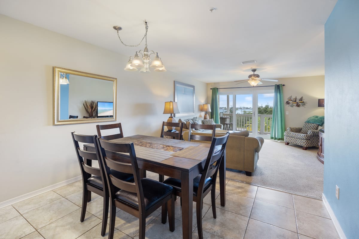 Pensacola, FL Unhosted Townhome