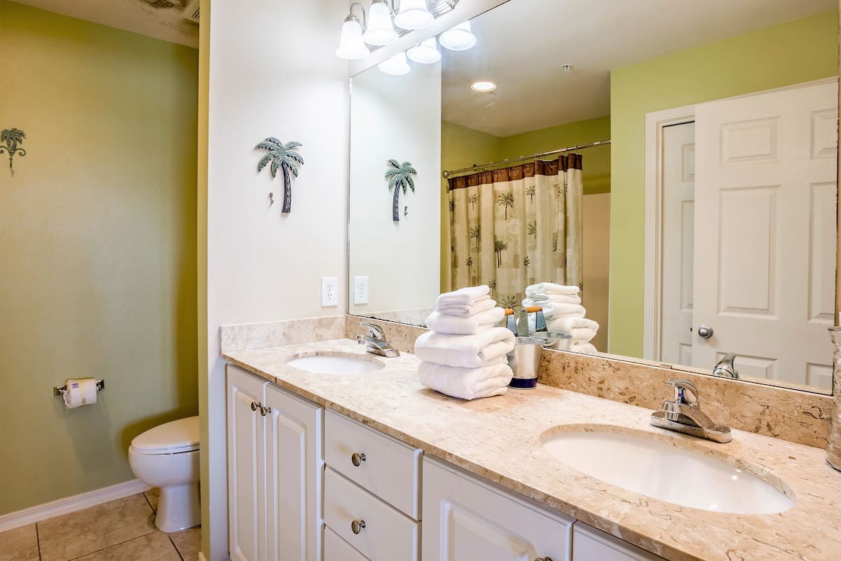 Pensacola, FL Unhosted Townhome