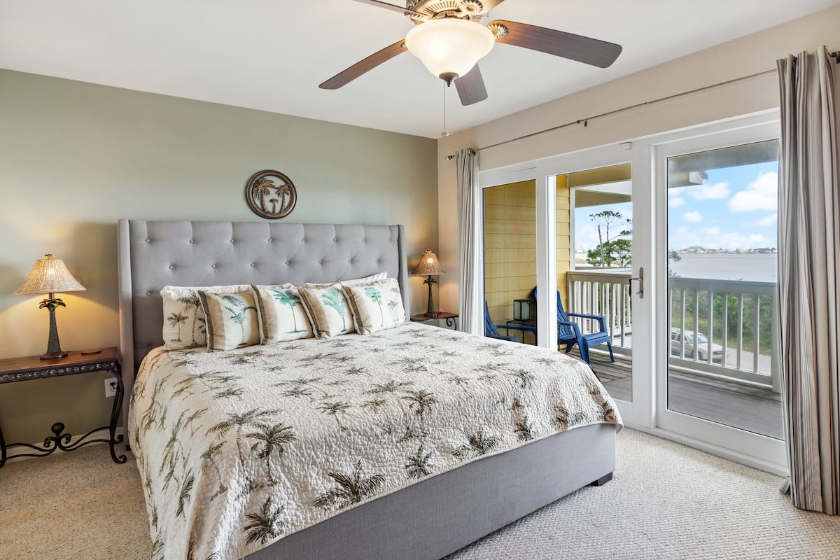 Pensacola, FL Unhosted Townhome