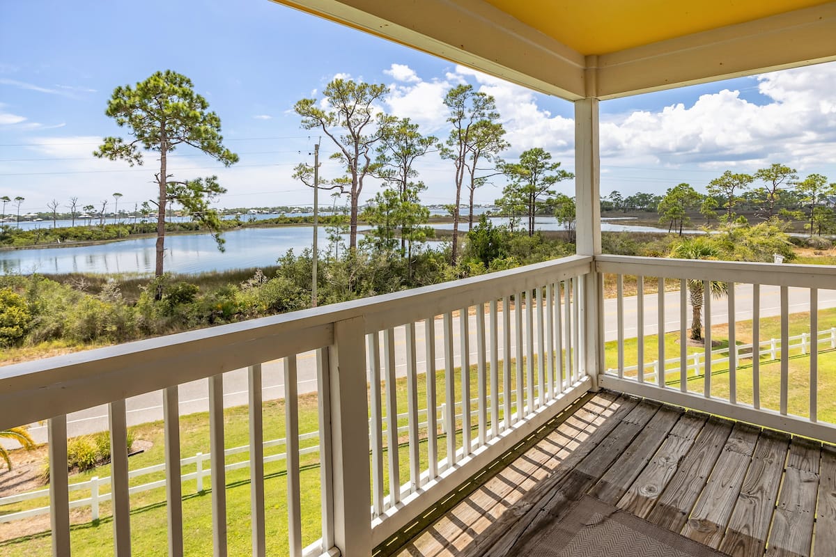 Pensacola, FL Unhosted Townhome