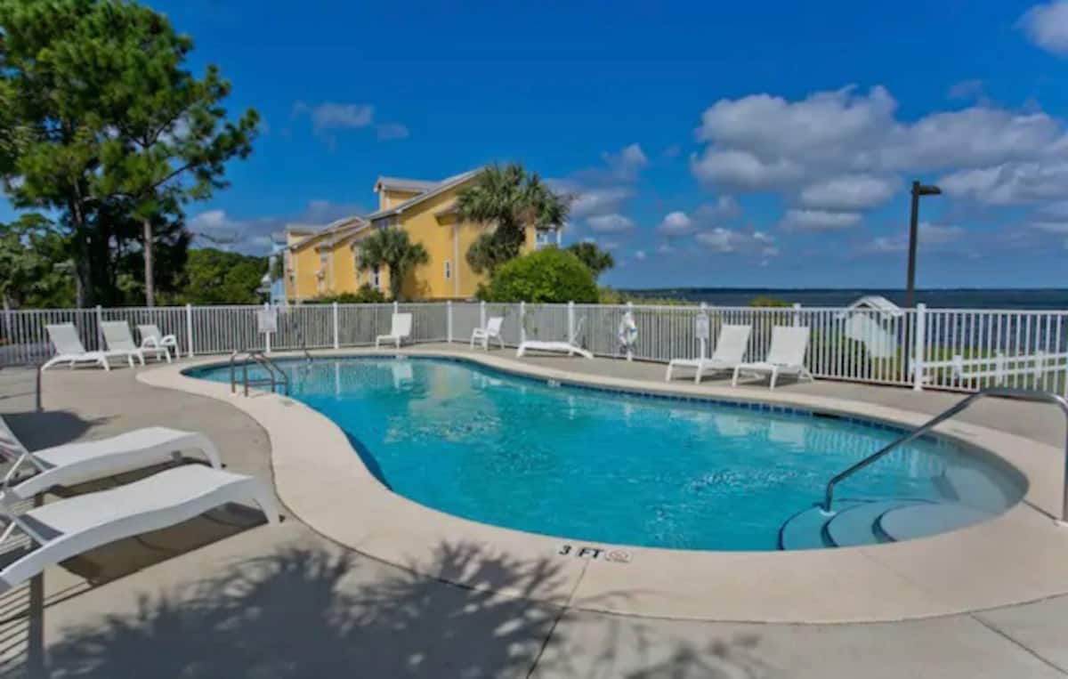 Pensacola, FL Unhosted Townhome