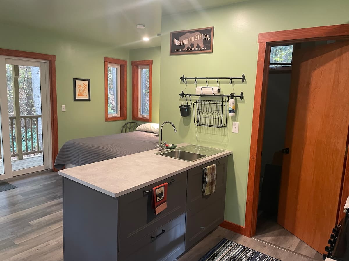 Confluence, PA Rusty Perch Tiny Home