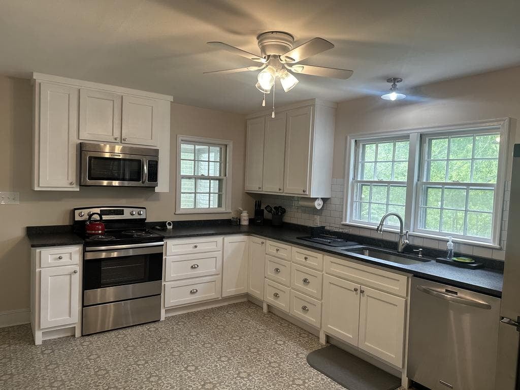 Lawsonville, NC Unhosted Home