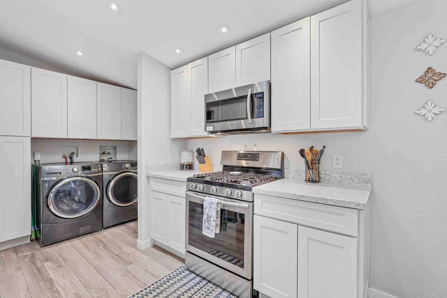 Flagstaff, AZ Charming Cottage 