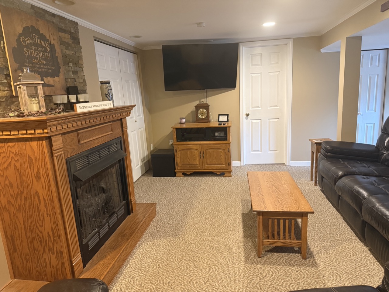 Canal Fulton, OH Private Basement Home