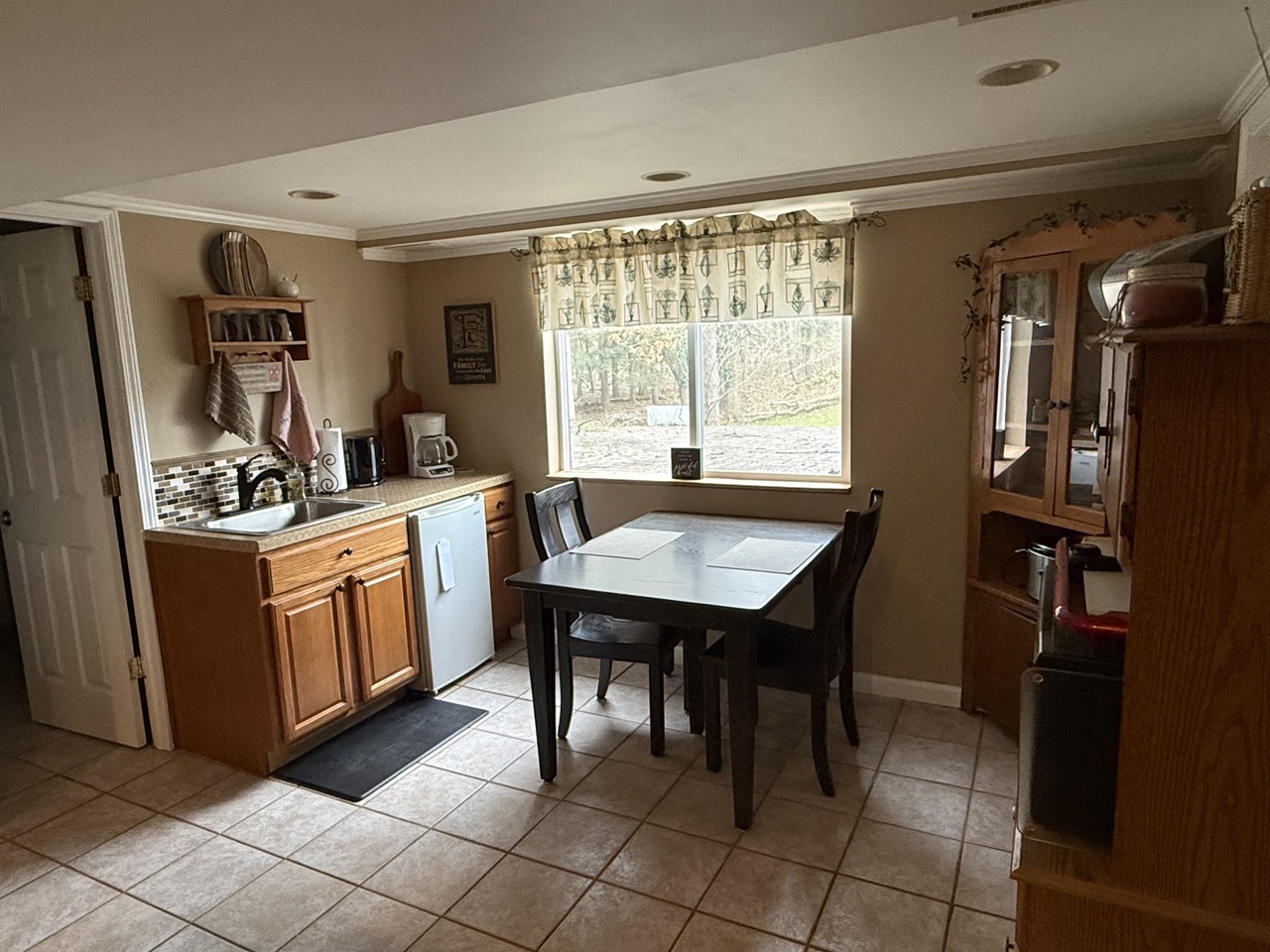 Canal Fulton, OH Private Basement Home