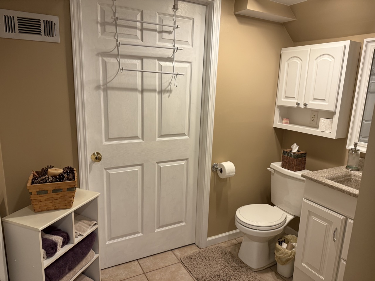 Canal Fulton, OH Private Basement Home
