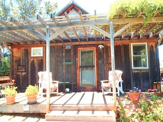 Salinas, CA Thinkers Cottage