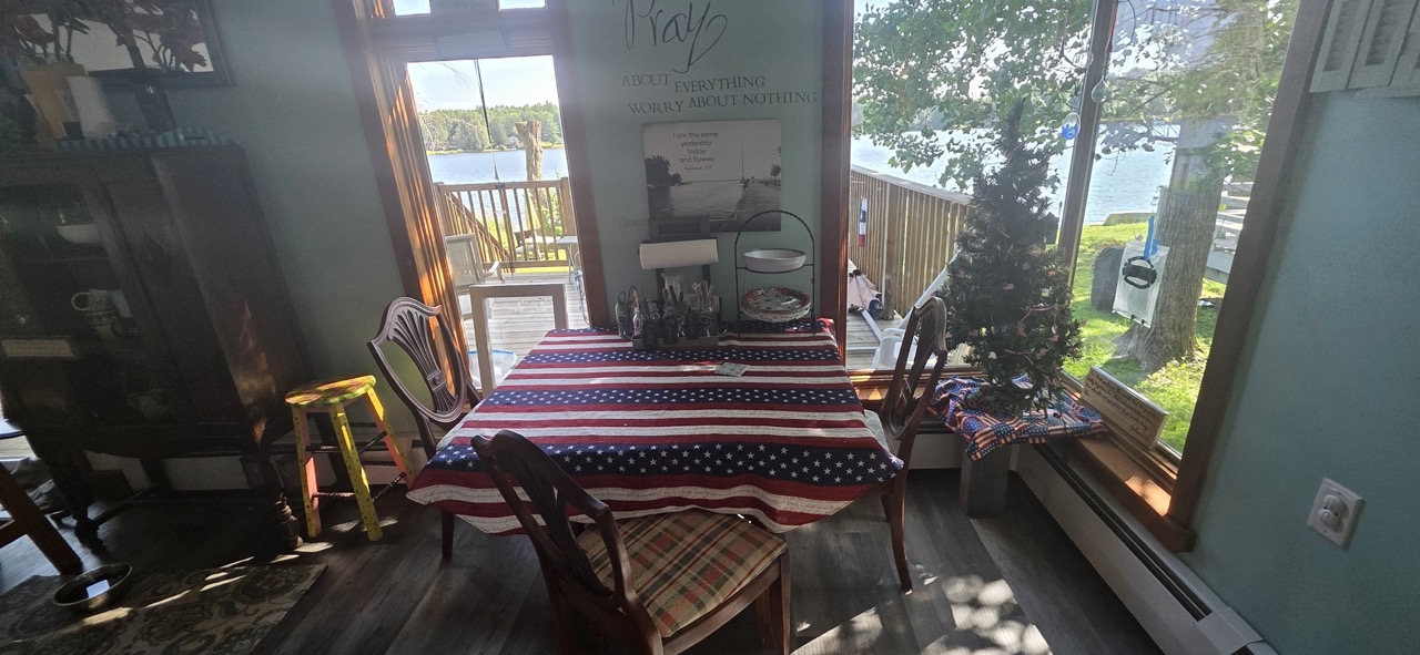 Willet, NY Lake Home