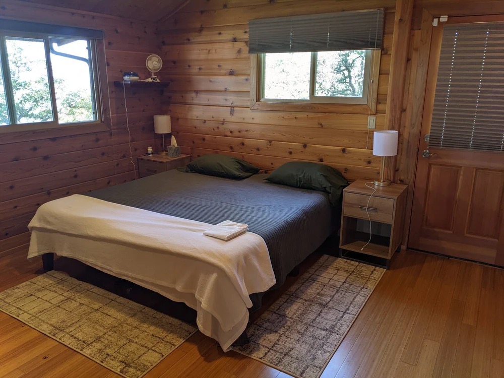 Clearlake, CA Oracle Hill Cabin