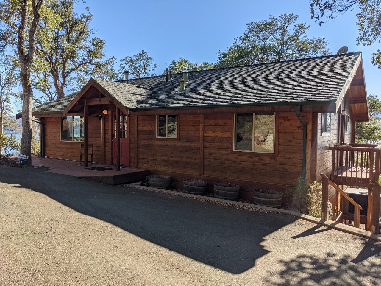 Clearlake, CA Oracle Hill Cabin