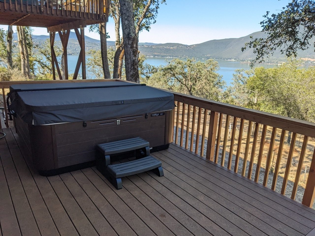 Clearlake, CA Oracle Hill Cabin