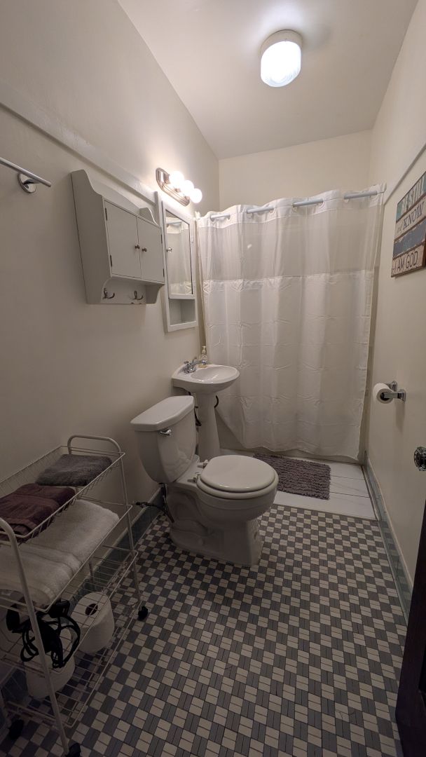 Chicago, IL Franson-Risberg Guest Room