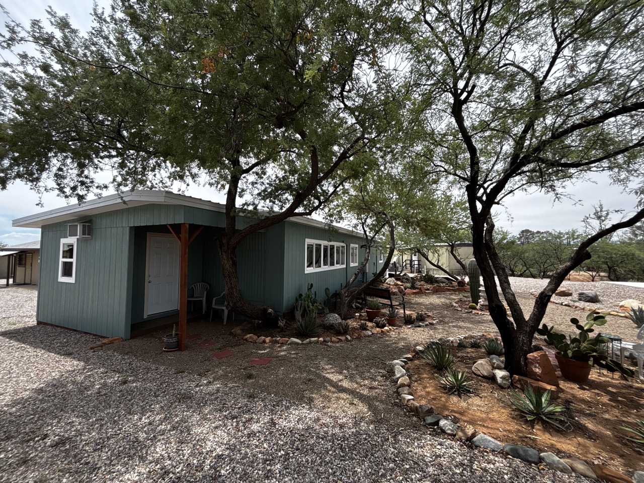 Tucson, AZ Cactus Cabin