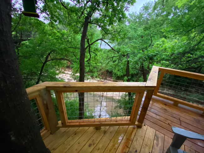 Waco, TX Coach's Quarters on a Creek
